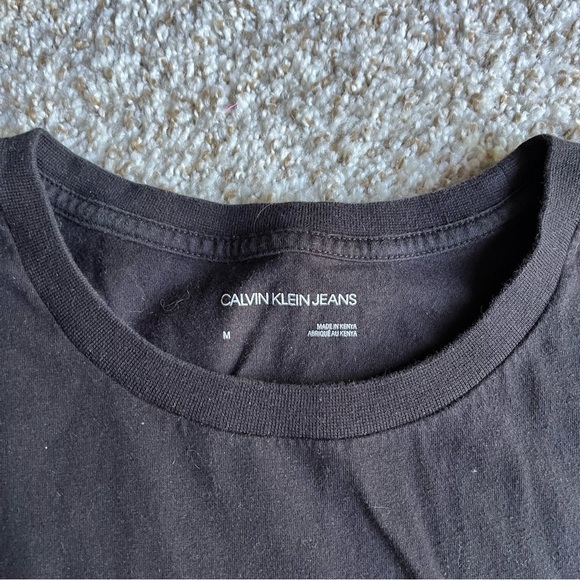 EUC Men's Calvin Klein Jeans Graphic Tee Shirt size Medium in Black - Picture 4 of 4